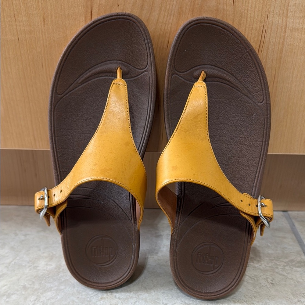 FitFlop The Skinny sunflower yellow w buckle Women's Sandals
